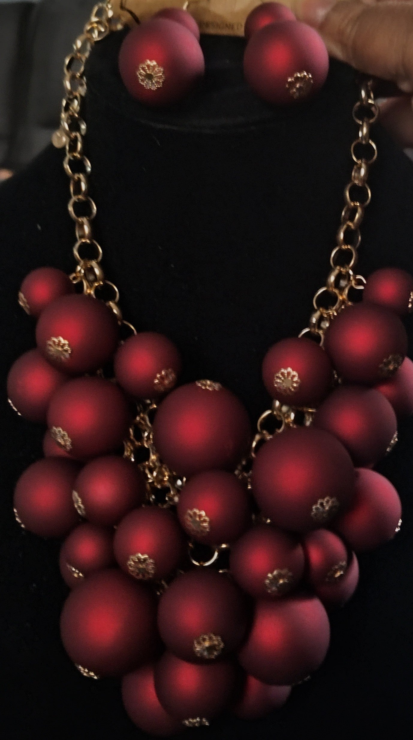 Gold tone ball necklace set