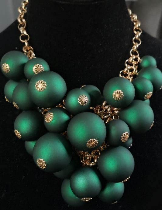 Gold tone ball necklace set