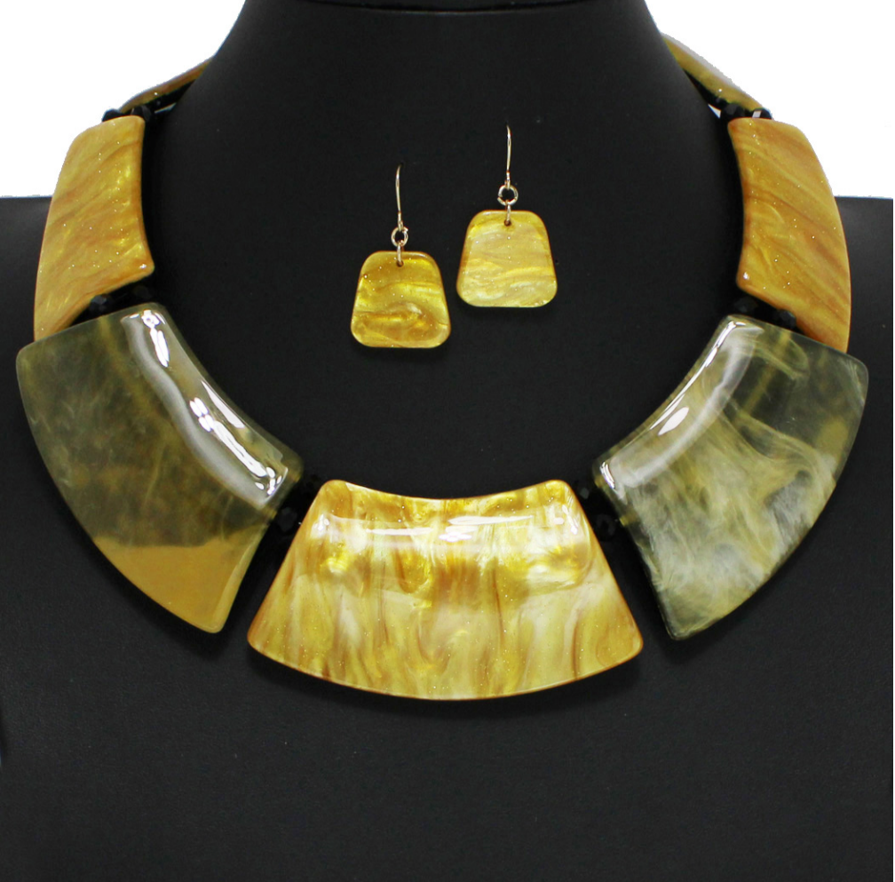 Geometric Bibb Necklace